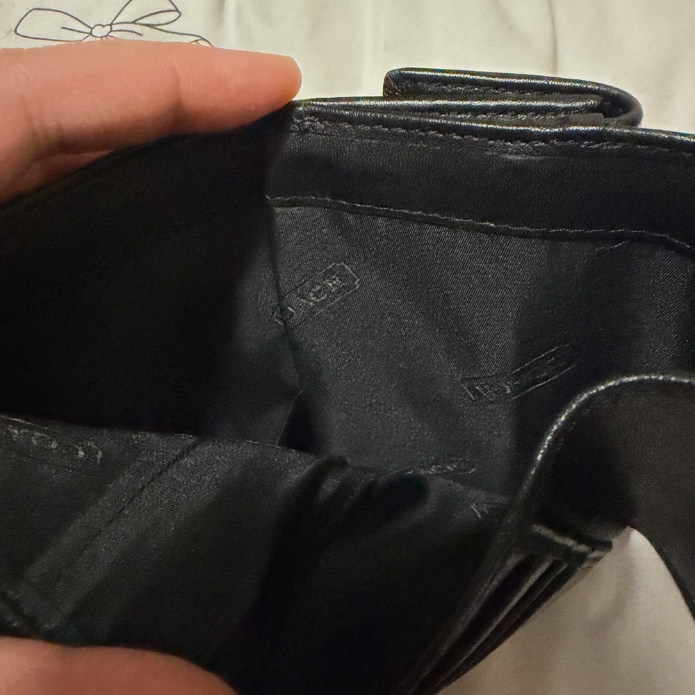 🖤Rare Vintage Coach Black Gray Signature Canvas Soho Wallet with Buckle Accent - Picture 13 of 14